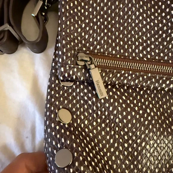 Hammitt VIP Medium Crossbody Espresso Reserve - Picture 2 of 6